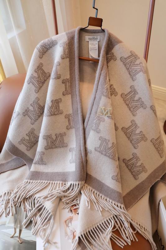 Max Mara cloak 125X125cm E (7)