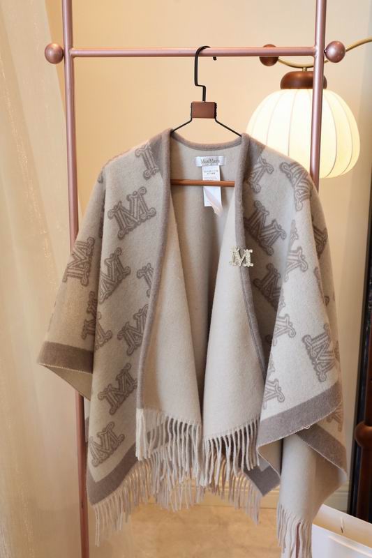 Max Mara cloak 125X125cm E (8)