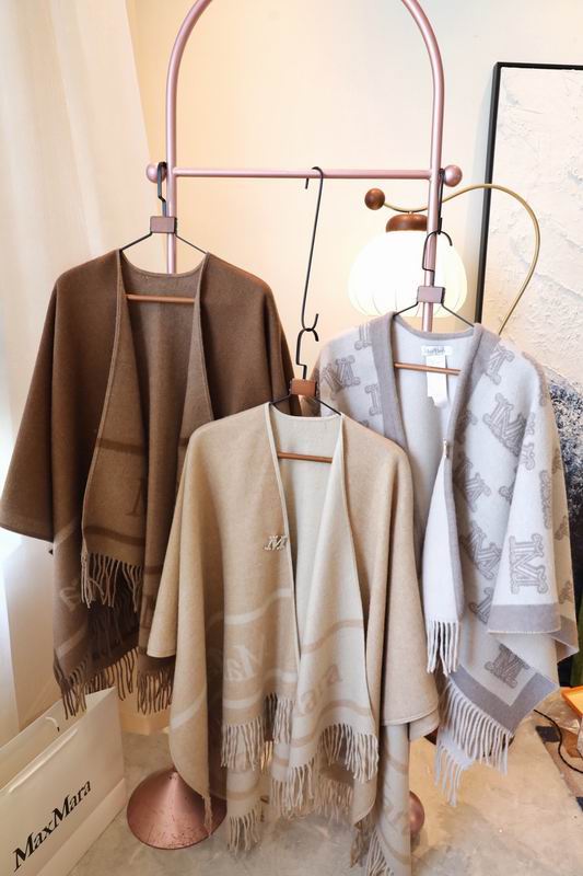 Max Mara cloak 125X125cm E (9)