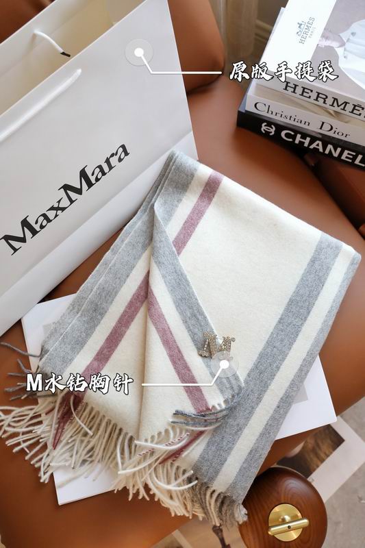 Max Mara cloak 135X165cm E (1)