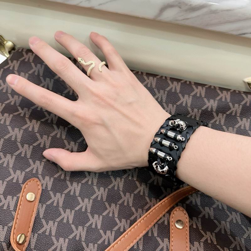 McQueen bracelet 05yxh22 (7)