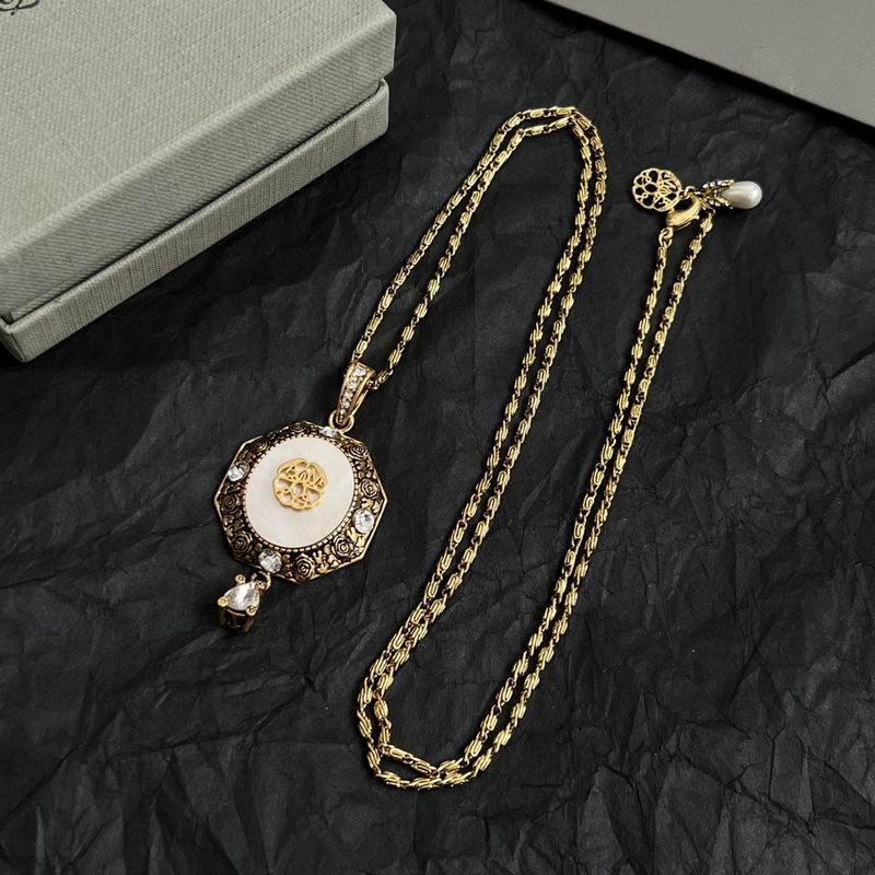McQueen necklace 04yxh07 (1)