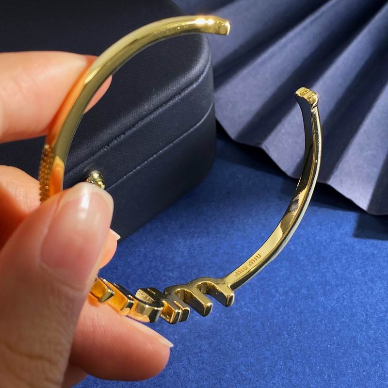 MiuMiu Bracelet 06yxh01 (8)