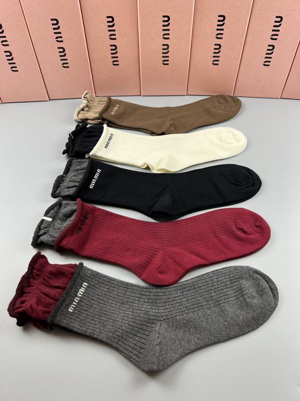 Miumiu socks  (1)