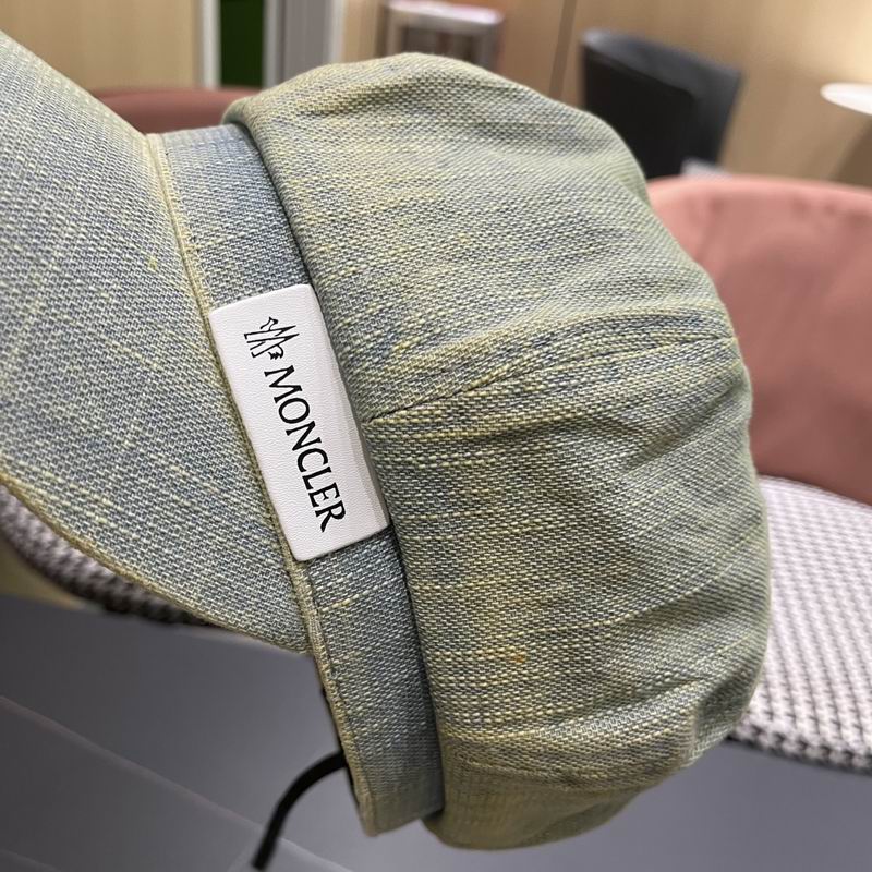 Moncler cap (16)