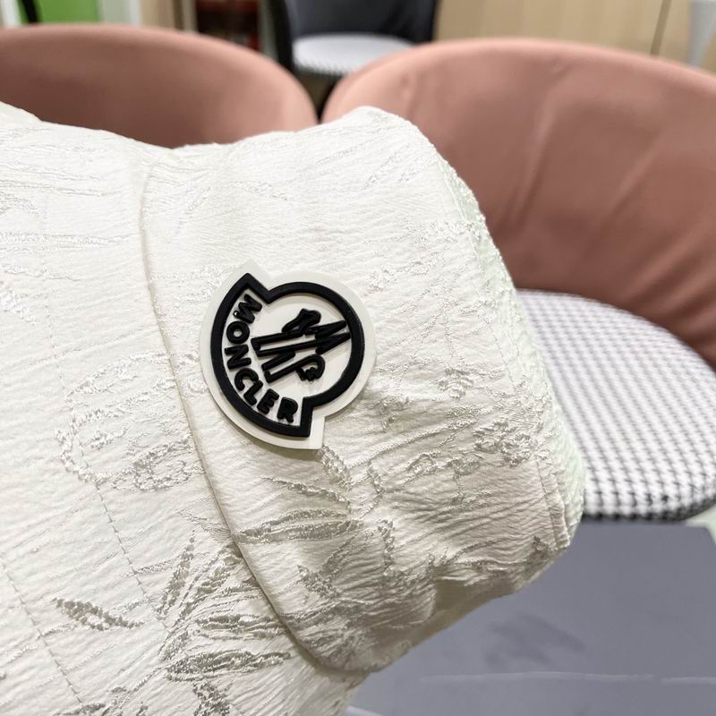 Moncler hat (156)