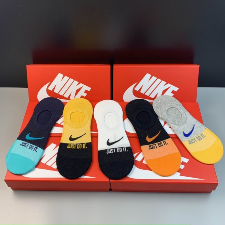 NIKE Socks  (1)