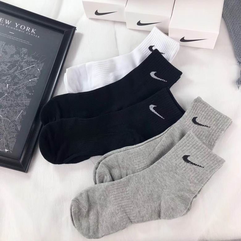 NIKE Socks  (1)