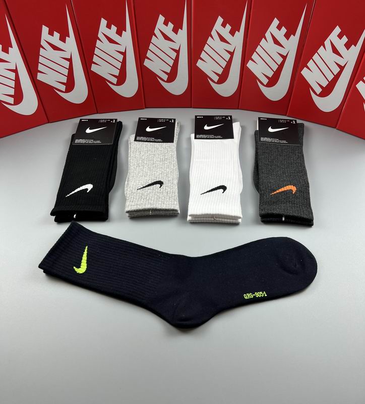 Nike Socks  (1)