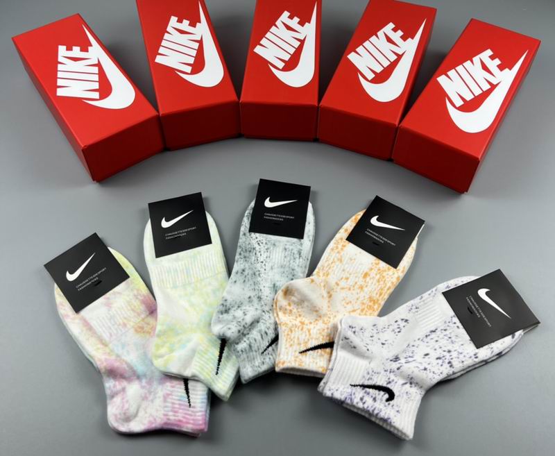 Nike Socks  (2)