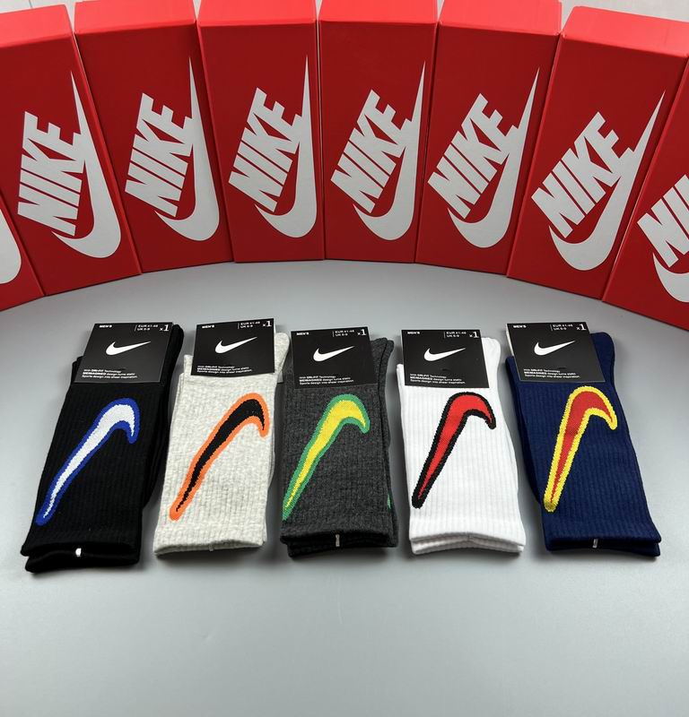 Nike Socks  (2)