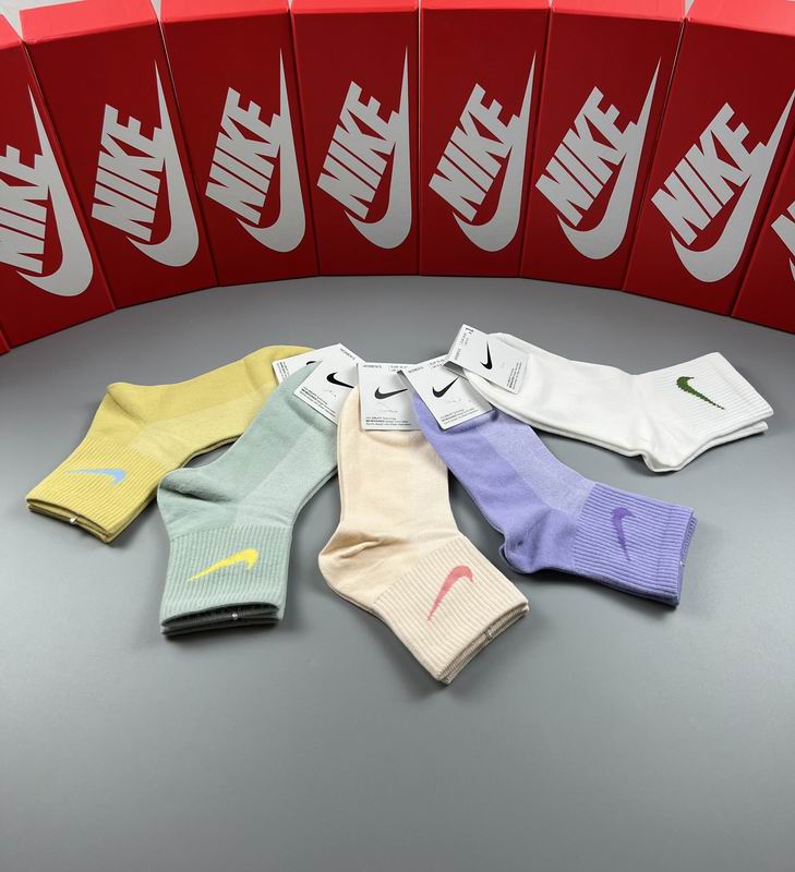 Nike Socks  (3)