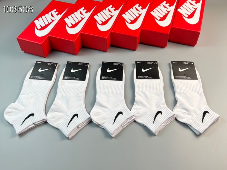 Nike Socks  (4)
