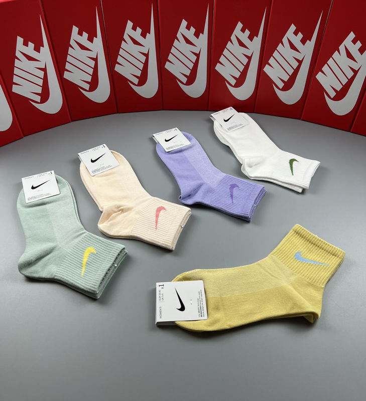 Nike Socks  (4)