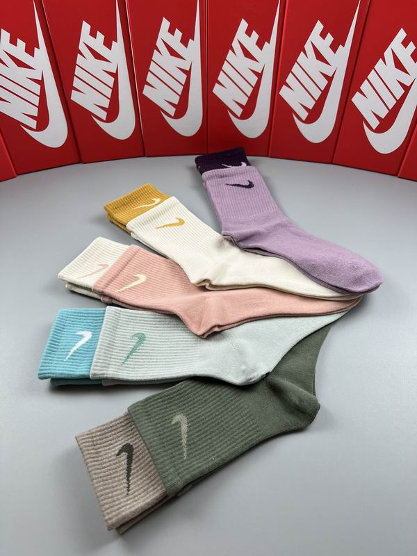 Nike Socks  (8)