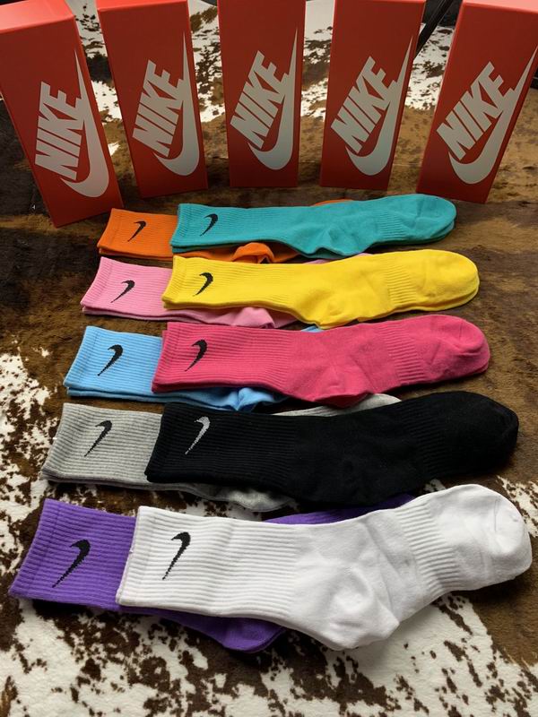 Nike socks (1)