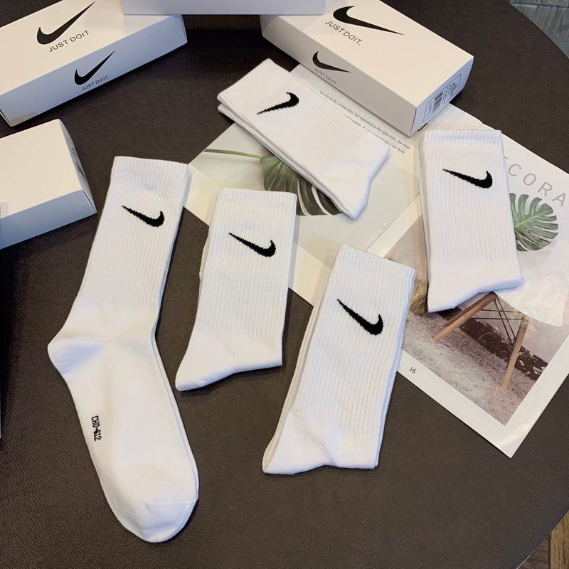 Nike socks (3)