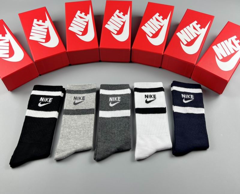 Nike socks (5)