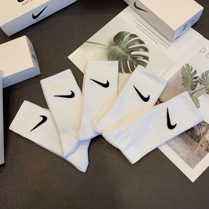 Nike socks (8)