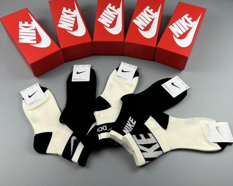 Nike socks  (3)