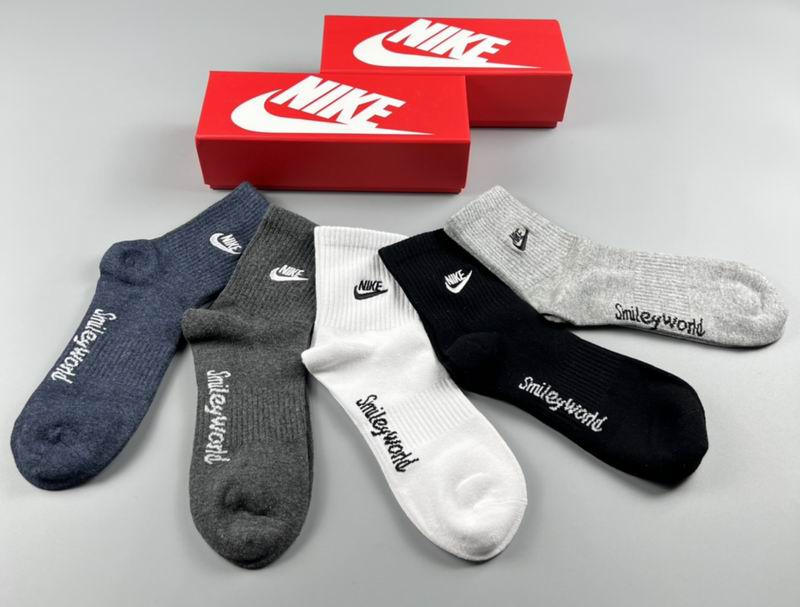 Nike socks  (4)