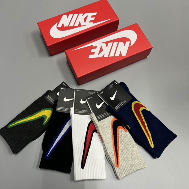 Nike socks  (4)