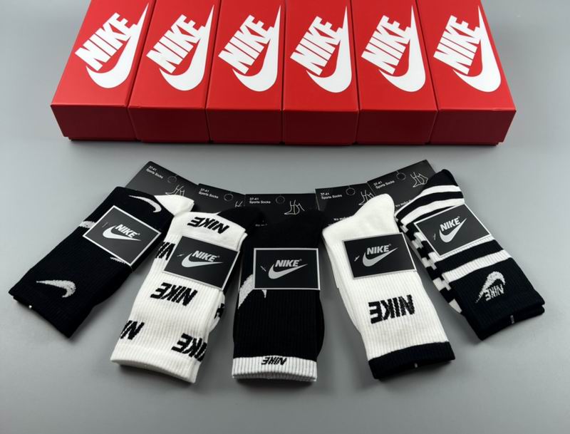 Nike socks  (8)