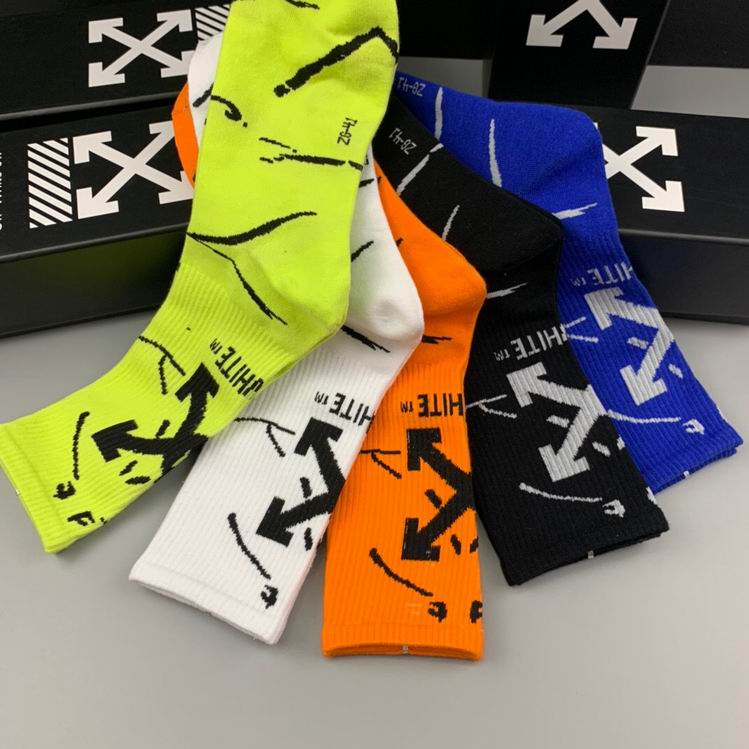 OFF WHITE socks  (8)
