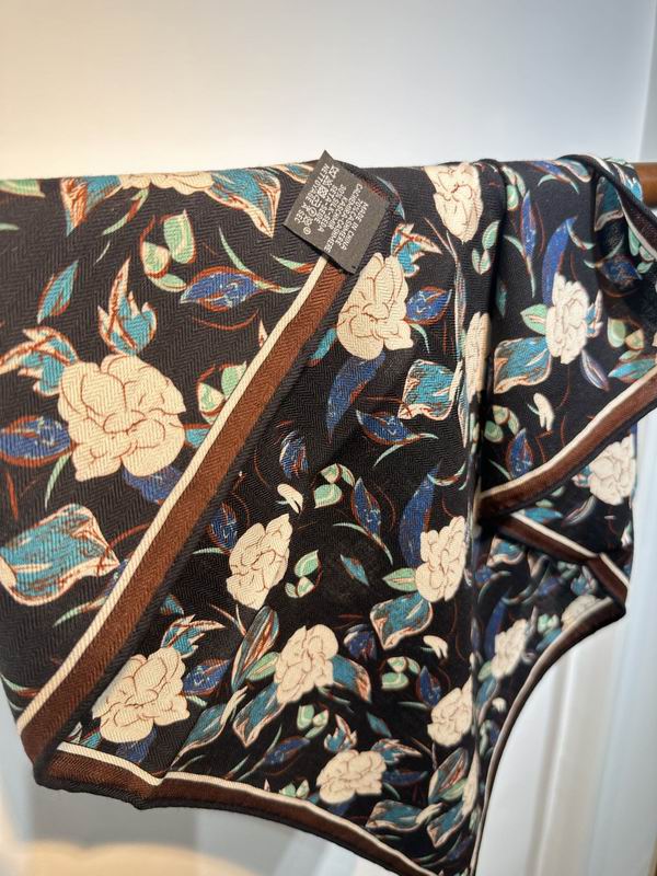 Other scarf 70X70cm E (1)