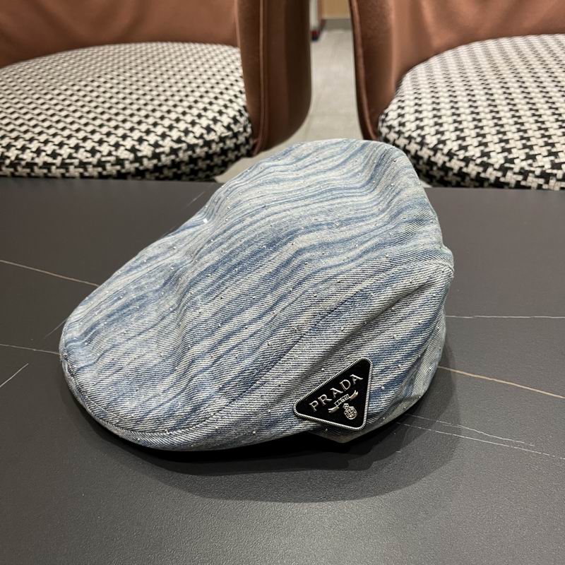 Prada beret (38)