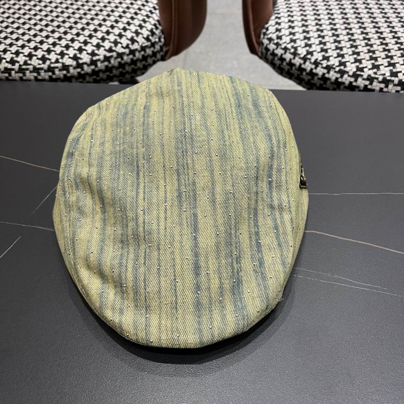 Prada beret (46)