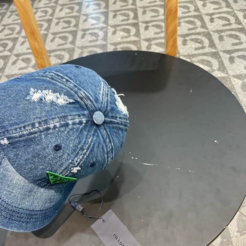Prada cap (144)