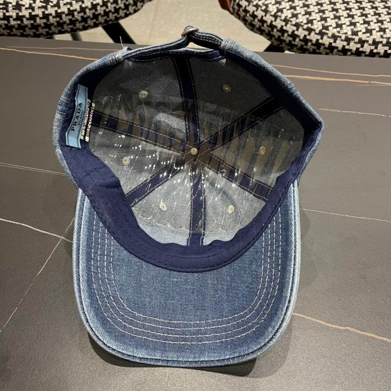 Prada cap (180)