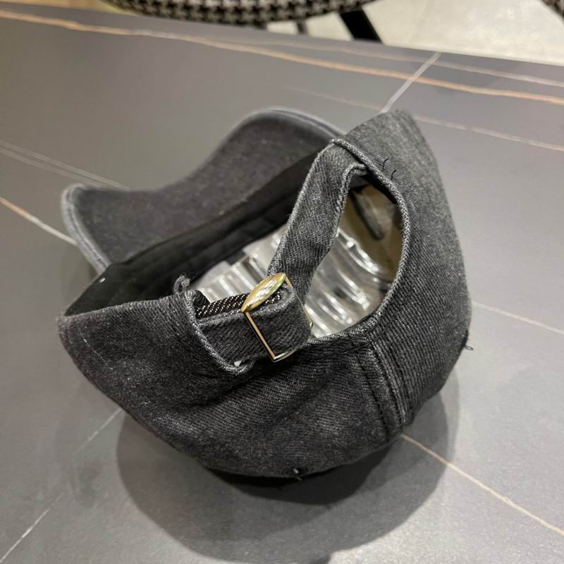 Prada cap (190)