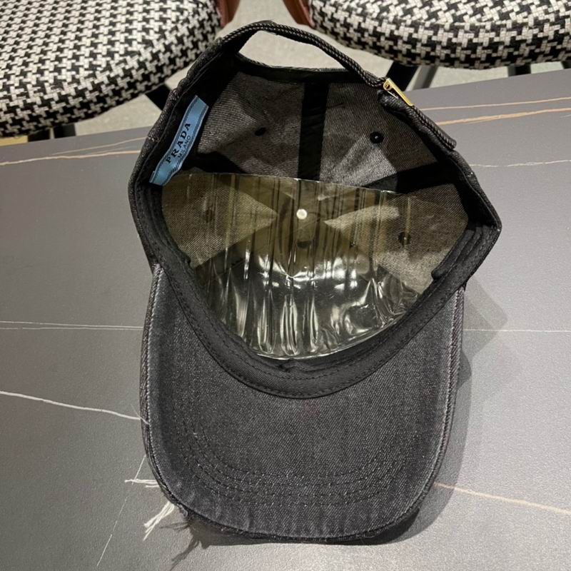 Prada cap (220)