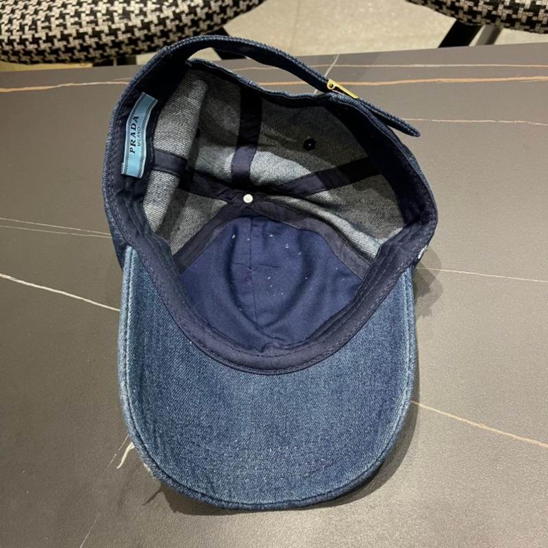 Prada cap (231)