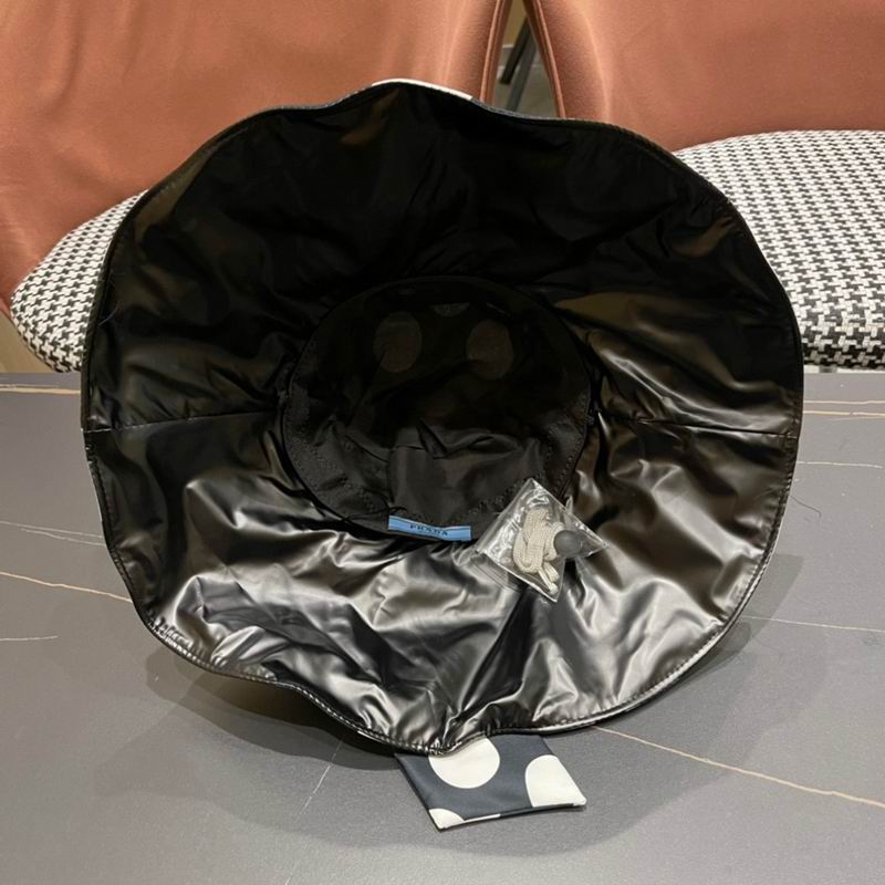 Prada hat (206)