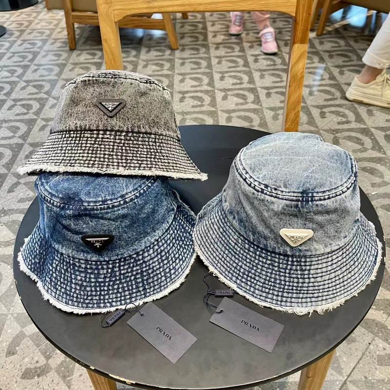 Prada hat (432)