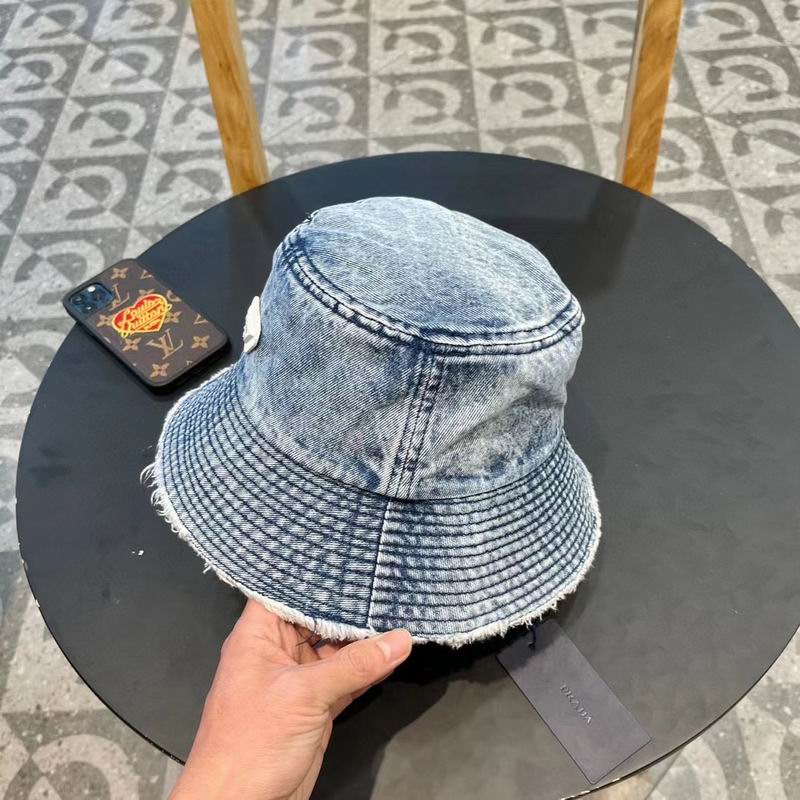 Prada hat (434)