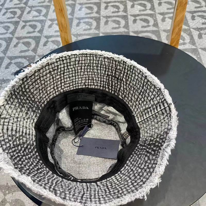 Prada hat (440)