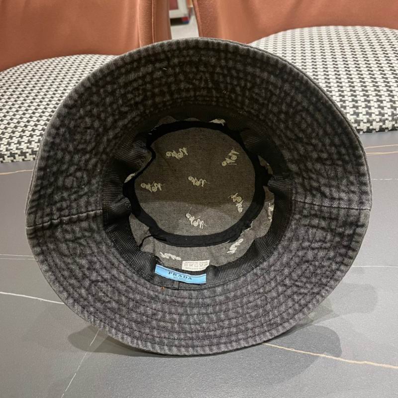 Prada hat (527)