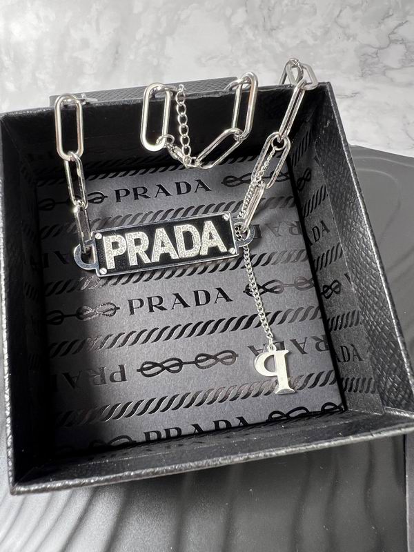 Prada necklace 06yxh02 (6)