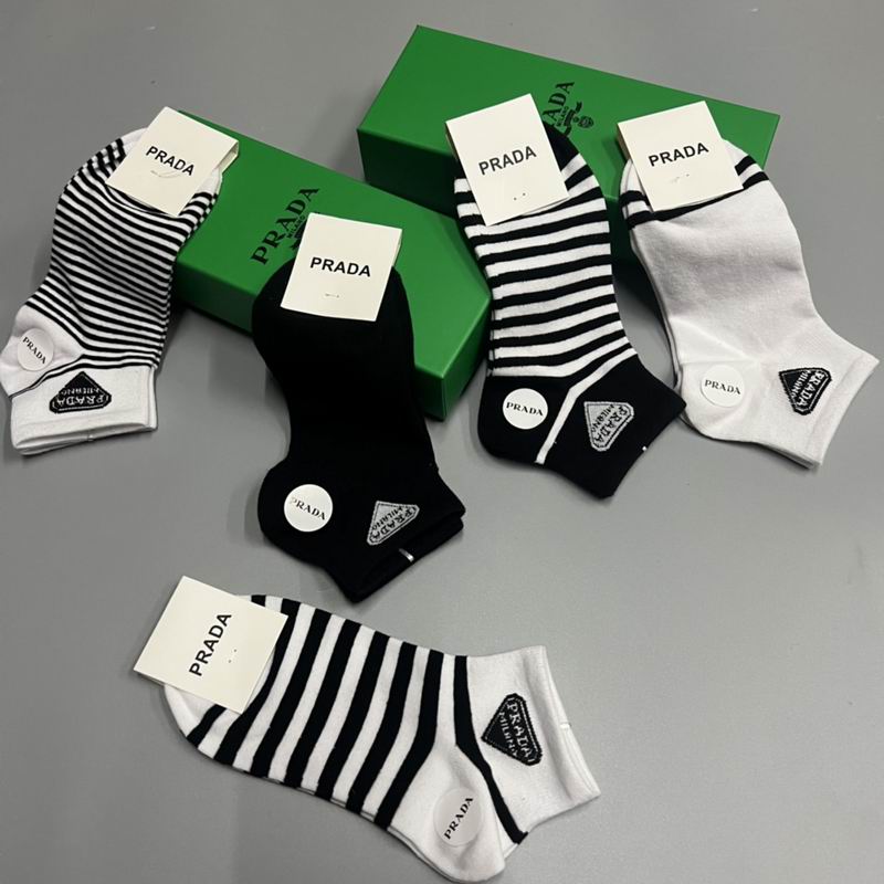 Prada socks  (3)