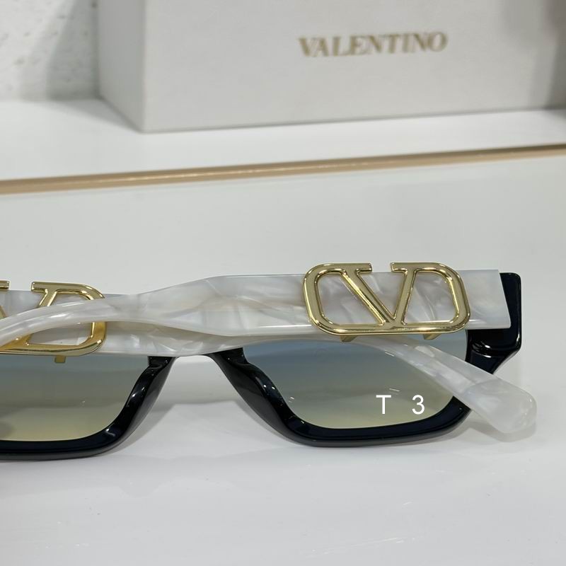 Valentino 166A 52 20-145 C19