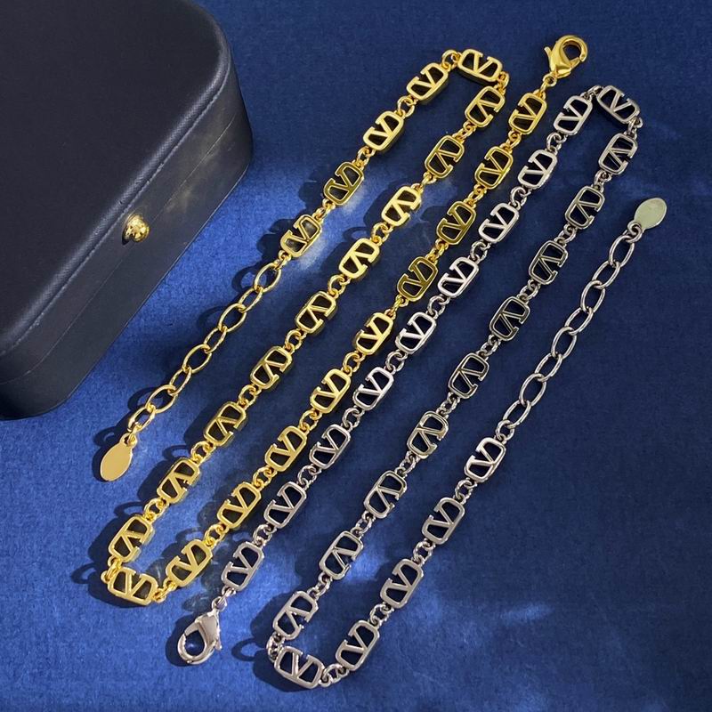 Valentino necklace 05yxh01 (1)