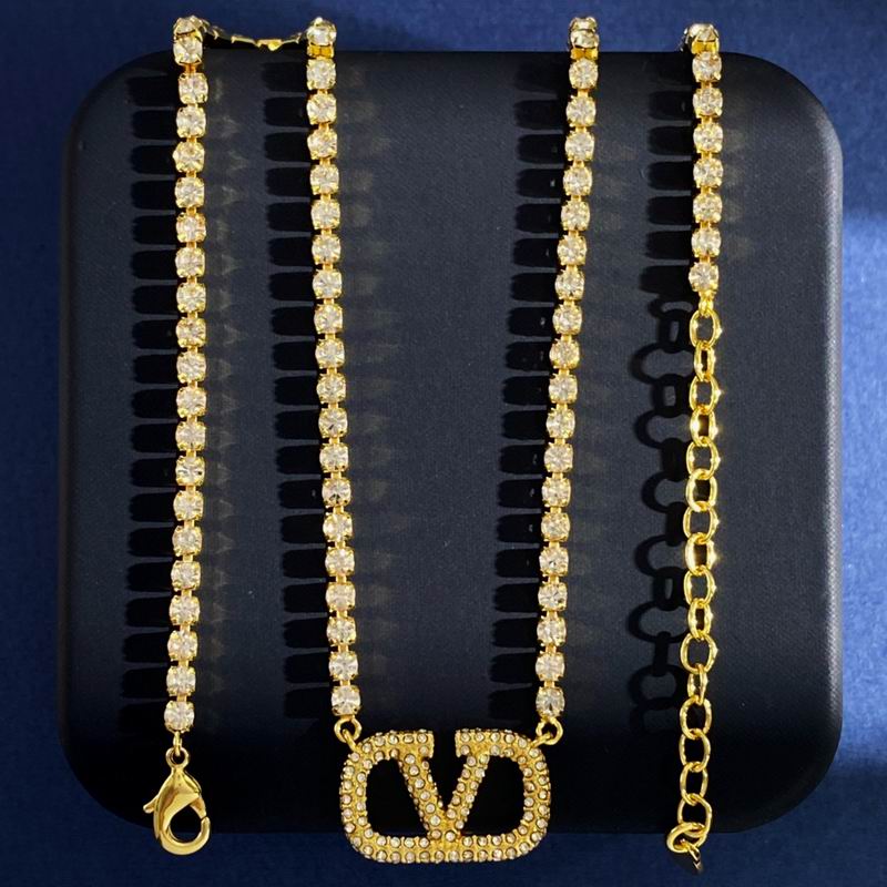 Valentino necklace 06yxh04 (3)