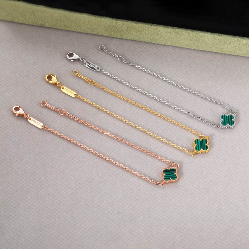 Van Cleef & Arpels bracelet 05yxh01 (4)