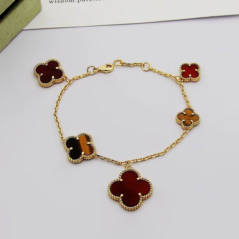 Van Cleef & Arpels bracelet 07yxh01 (11)