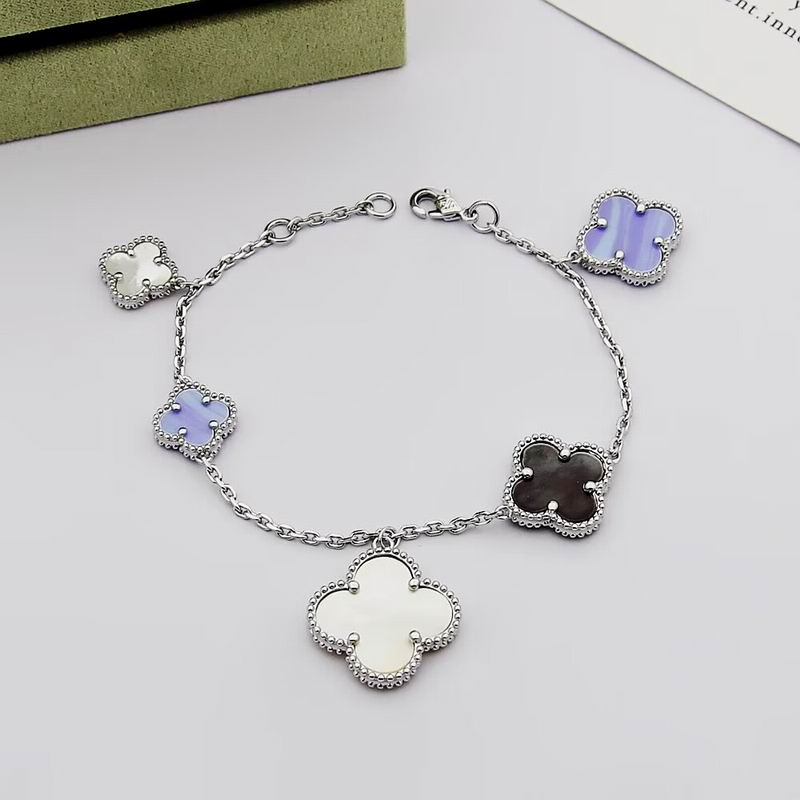 Van Cleef & Arpels bracelet 07yxh01 (4)