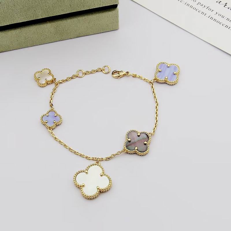 Van Cleef & Arpels bracelet 07yxh01 (6)